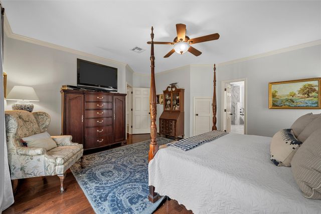 810 Forest Oaks Circle, Woodway, TX 76712