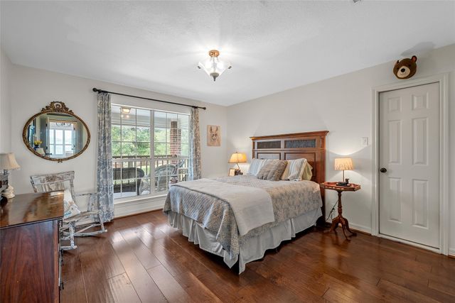 810 Forest Oaks Circle, Woodway, TX 76712