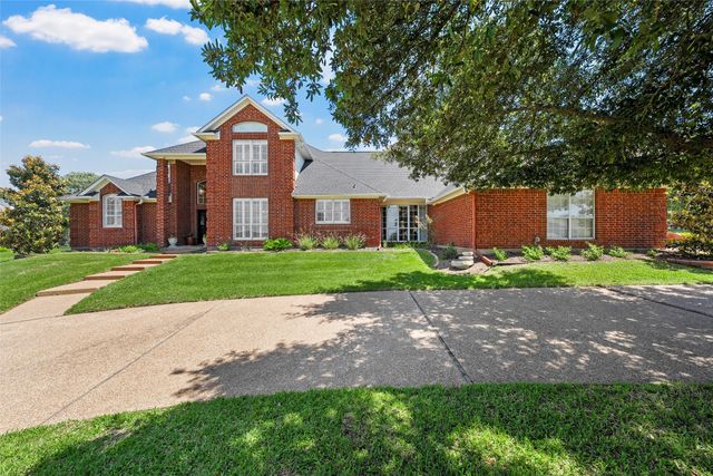 810 Forest Oaks Circle, Woodway, TX 76712