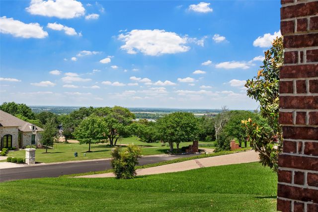810 Forest Oaks Circle, Woodway, TX 76712