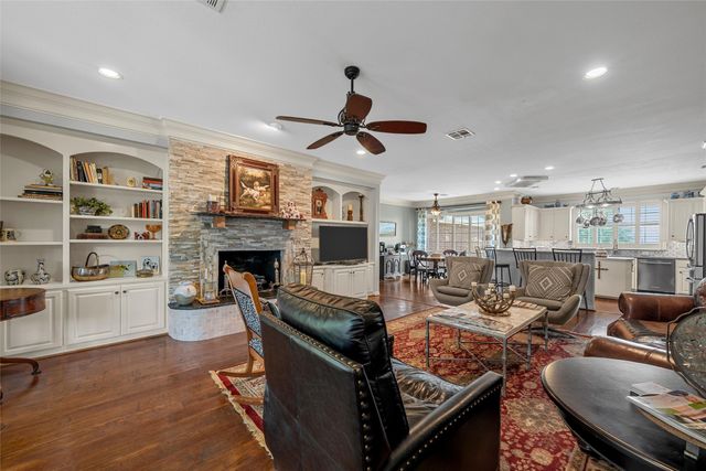 810 Forest Oaks Circle, Woodway, TX 76712