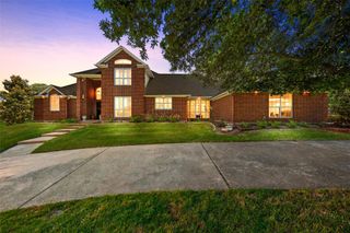 810 Forest Oaks Circle, Woodway, TX 76712