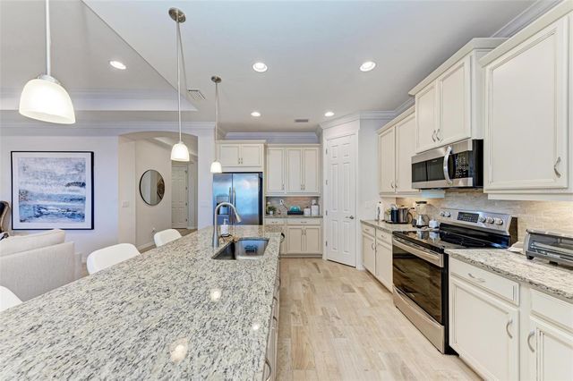 228 MARAVIYA BOULEVARD, Nokomis, FL 34275