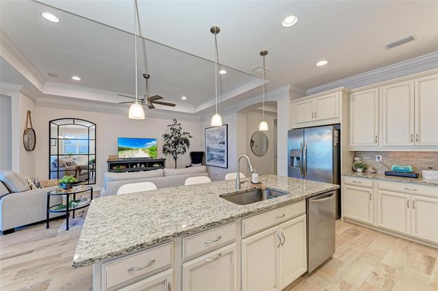 228 MARAVIYA BOULEVARD, Nokomis, FL 34275