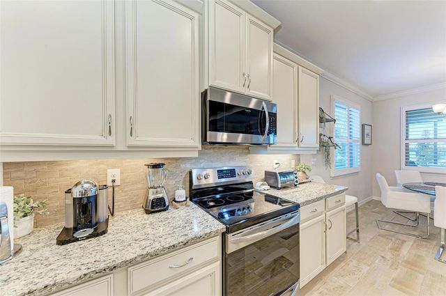 228 MARAVIYA BOULEVARD, Nokomis, FL 34275