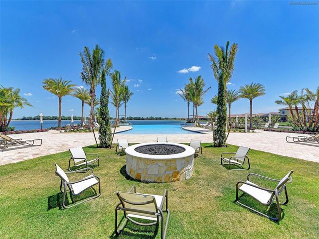 228 MARAVIYA BOULEVARD, Nokomis, FL 34275