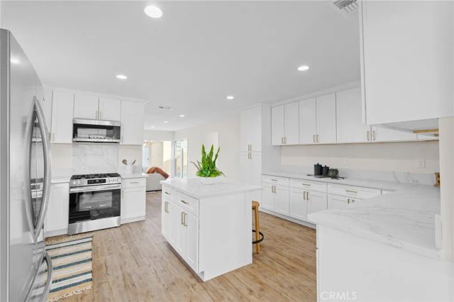 18725 Covello, Reseda, CA 91335