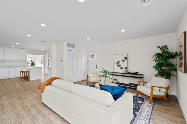 18725 Covello, Reseda, CA 91335