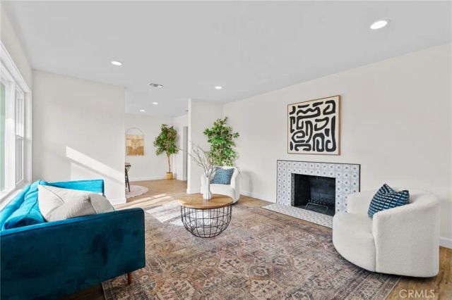 18725 Covello, Reseda, CA 91335