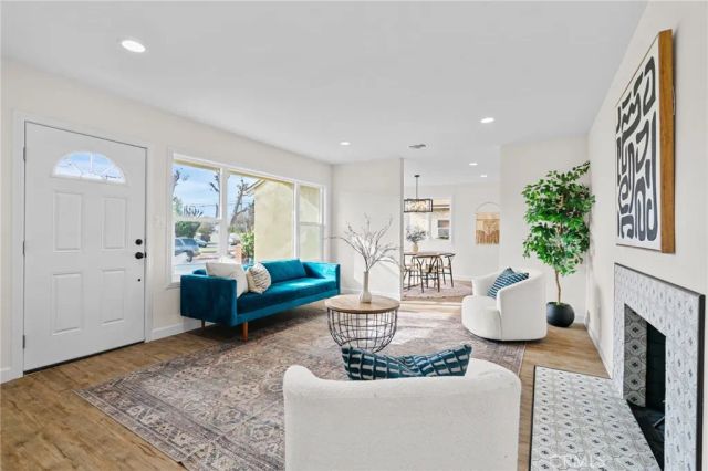 18725 Covello, Reseda, CA 91335