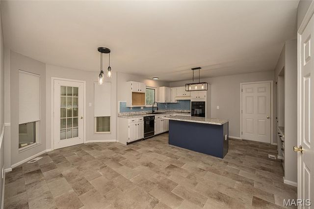 3052 Wood Poppy Drive, Florissant, MO 63031