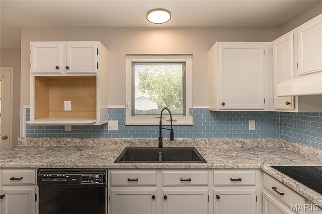 3052 Wood Poppy Drive, Florissant, MO 63031