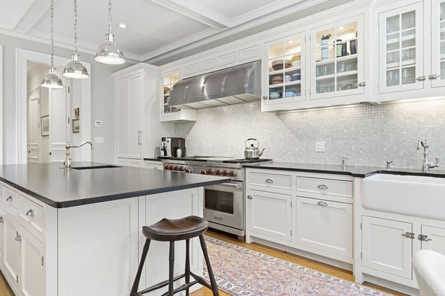 319 Beacon Street, Boston, MA 02116