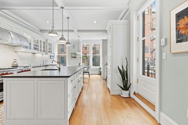 319 Beacon Street, Boston, MA 02116