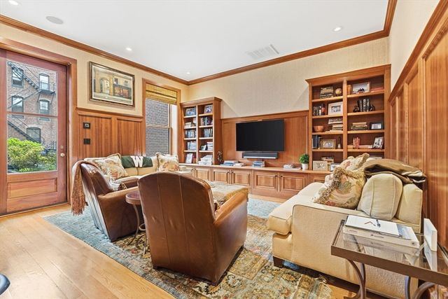 319 Beacon Street, Boston, MA 02116