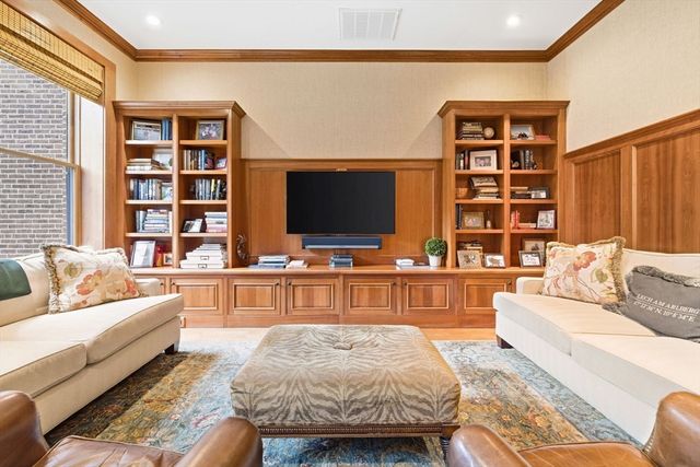 319 Beacon Street, Boston, MA 02116
