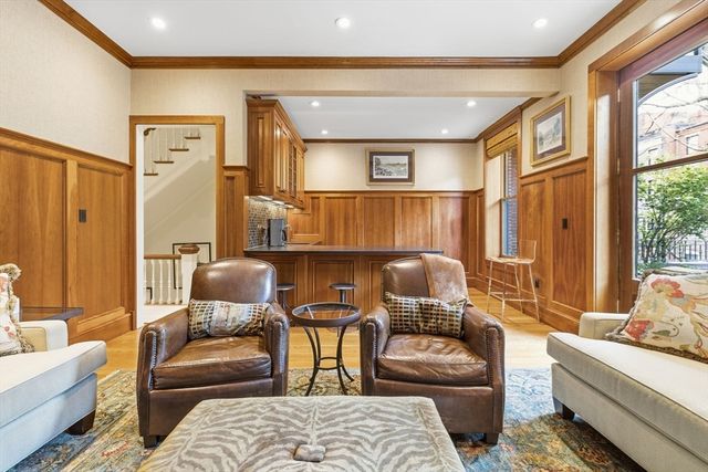 319 Beacon Street, Boston, MA 02116