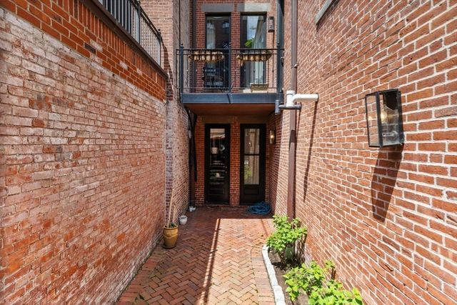 319 Beacon Street, Boston, MA 02116