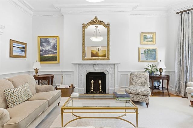 319 Beacon Street, Boston, MA 02116