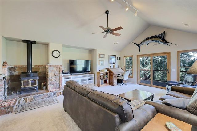 9521 Sicard Flat Rd, Browns Valley, CA 95918