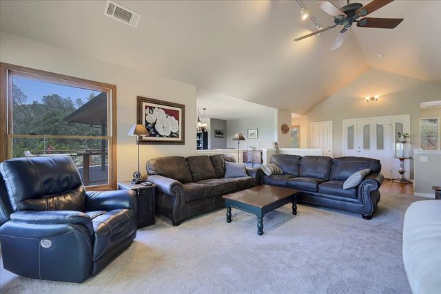 9521 Sicard Flat Rd, Browns Valley, CA 95918