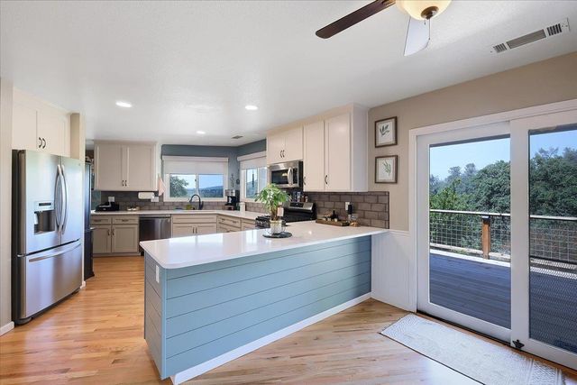 9521 Sicard Flat Rd, Browns Valley, CA 95918