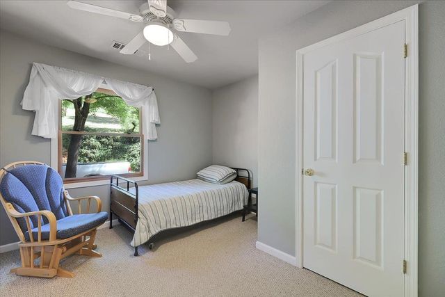 9521 Sicard Flat Rd, Browns Valley, CA 95918