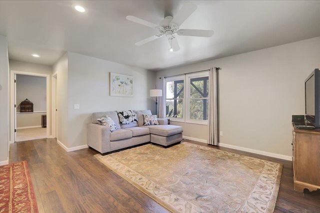 9521 Sicard Flat Rd, Browns Valley, CA 95918