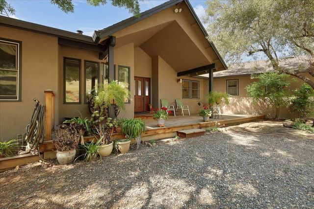 9521 Sicard Flat Rd, Browns Valley, CA 95918