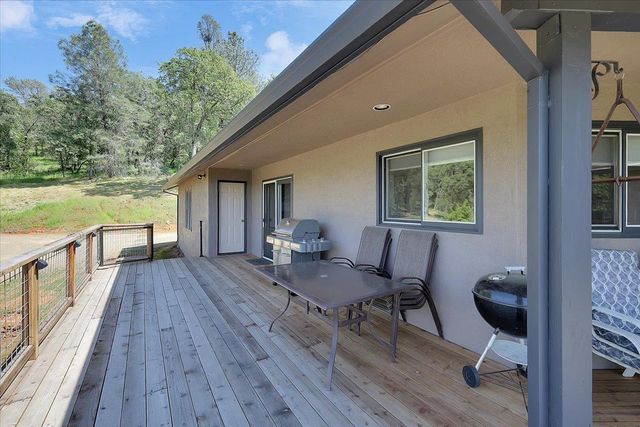 9521 Sicard Flat Rd, Browns Valley, CA 95918