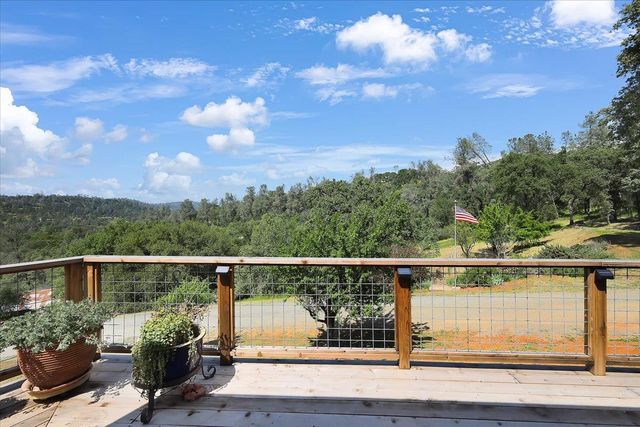 9521 Sicard Flat Rd, Browns Valley, CA 95918