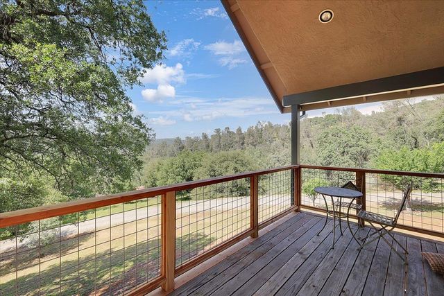 9521 Sicard Flat Rd, Browns Valley, CA 95918