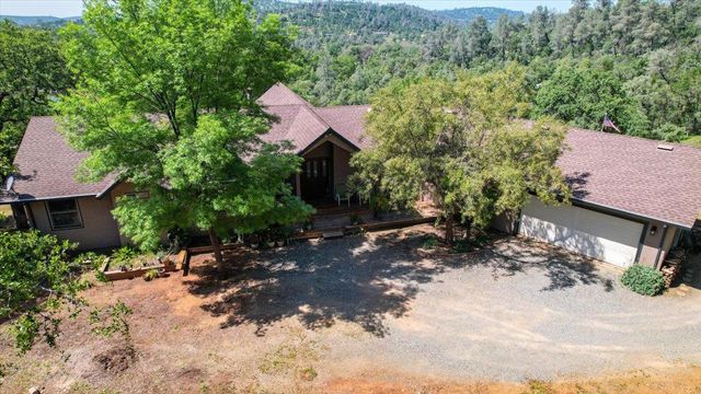 9521 Sicard Flat Rd, Browns Valley, CA 95918