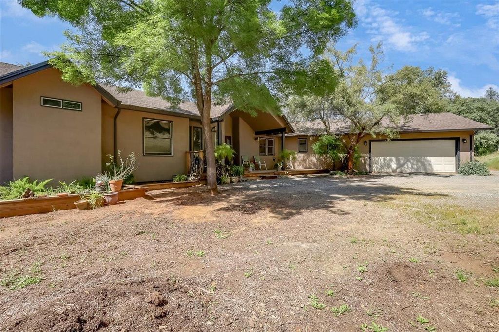 9521 Sicard Flat Rd, Browns Valley, CA 95918