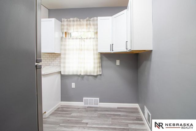 2615 S 55 Street, Lincoln, NE 68506