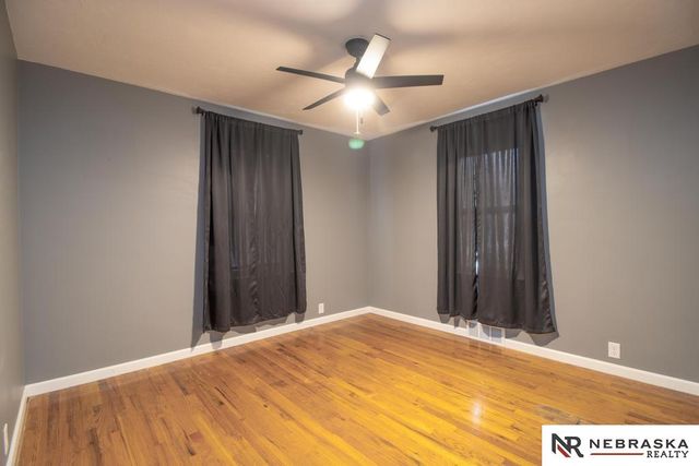 2615 S 55 Street, Lincoln, NE 68506