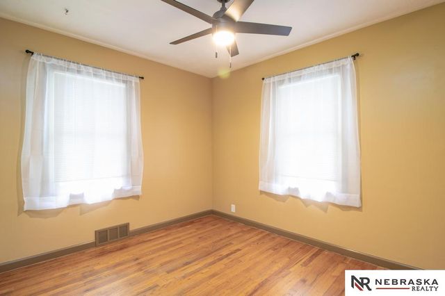 2615 S 55 Street, Lincoln, NE 68506