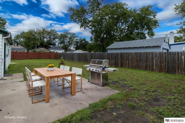 2615 S 55 Street, Lincoln, NE 68506