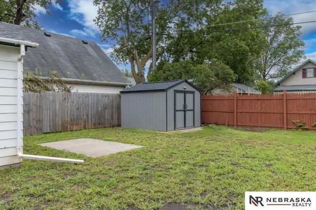 2615 S 55 Street, Lincoln, NE 68506