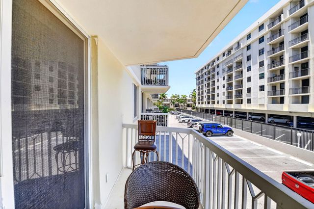 125 S OCEAN Avenue 211, Palm Beach Shores, FL 33404