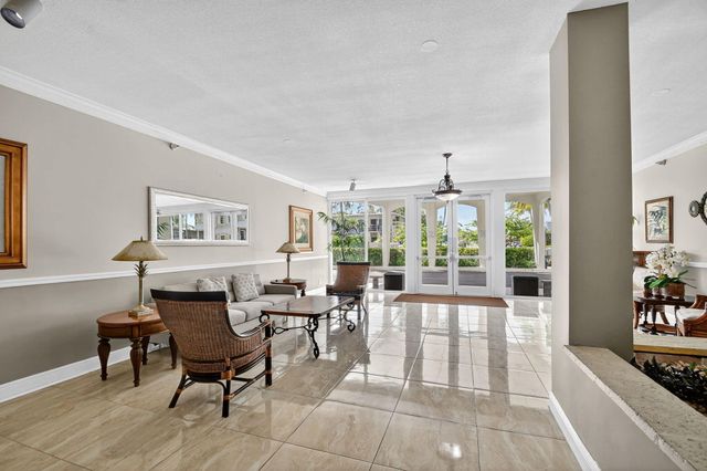 125 S OCEAN Avenue 211, Palm Beach Shores, FL 33404