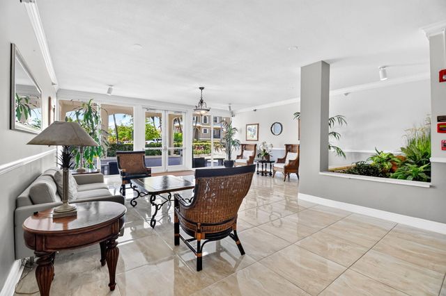 125 S OCEAN Avenue 211, Palm Beach Shores, FL 33404