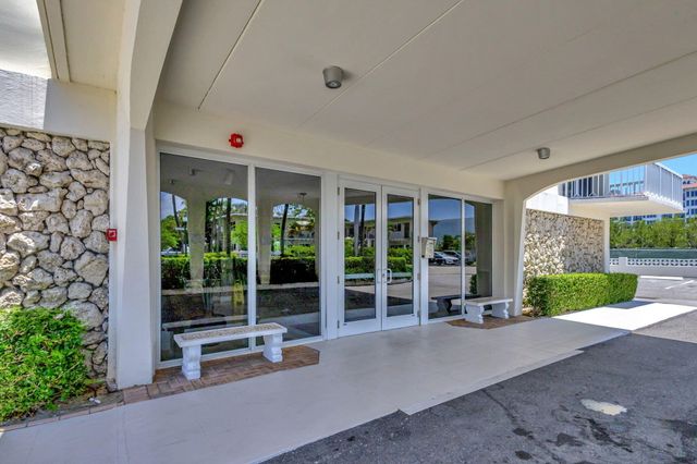 125 S OCEAN Avenue 211, Palm Beach Shores, FL 33404