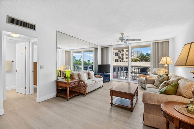 125 S OCEAN Avenue 211, Palm Beach Shores, FL 33404