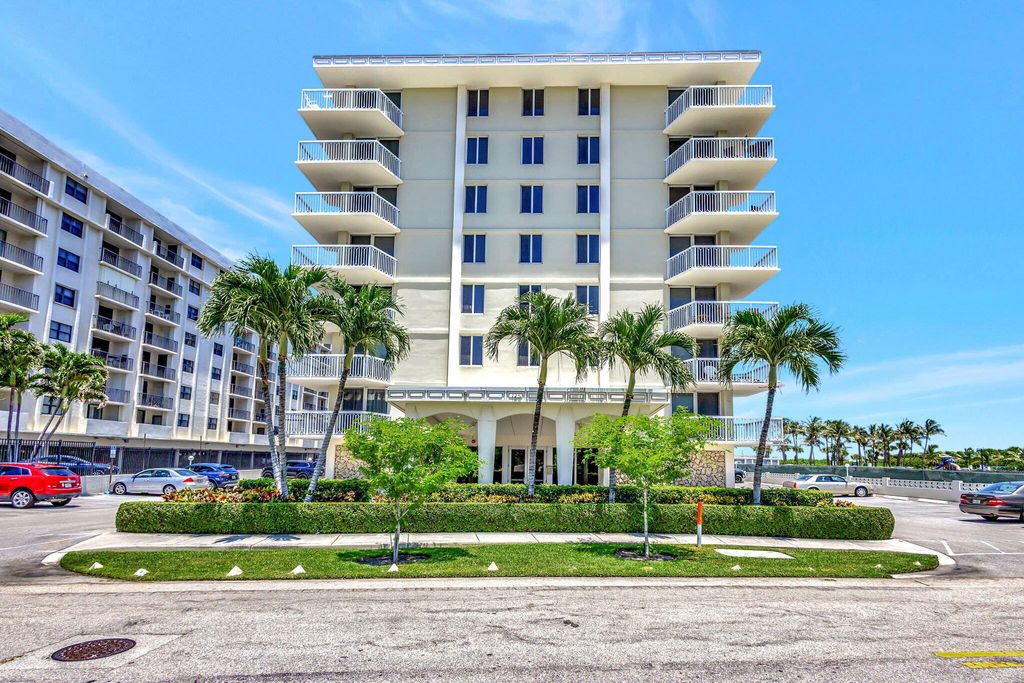 125 S OCEAN Avenue 211, Palm Beach Shores, FL 33404