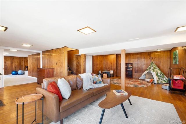 34 Western Drive, Ardsley, NY 10502