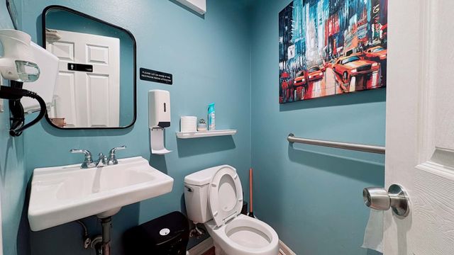 2360 N Neva Avenue, Chicago, IL 60707