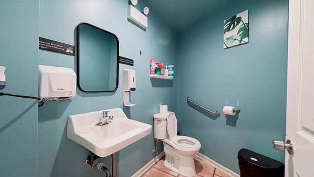 2360 N Neva Avenue, Chicago, IL 60707