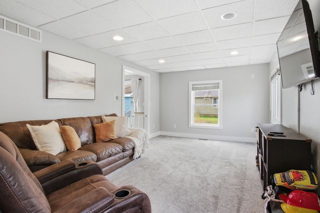 5686 Verta Drive NE, Belmont, MI 49306