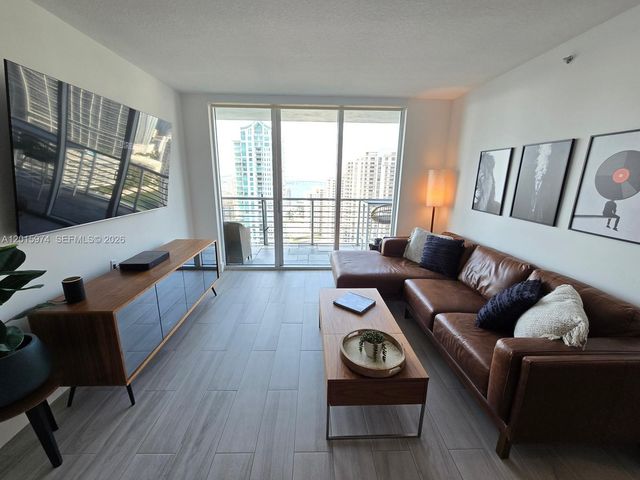 325 S Biscayne Blvd 3719, Miami, FL 33131
